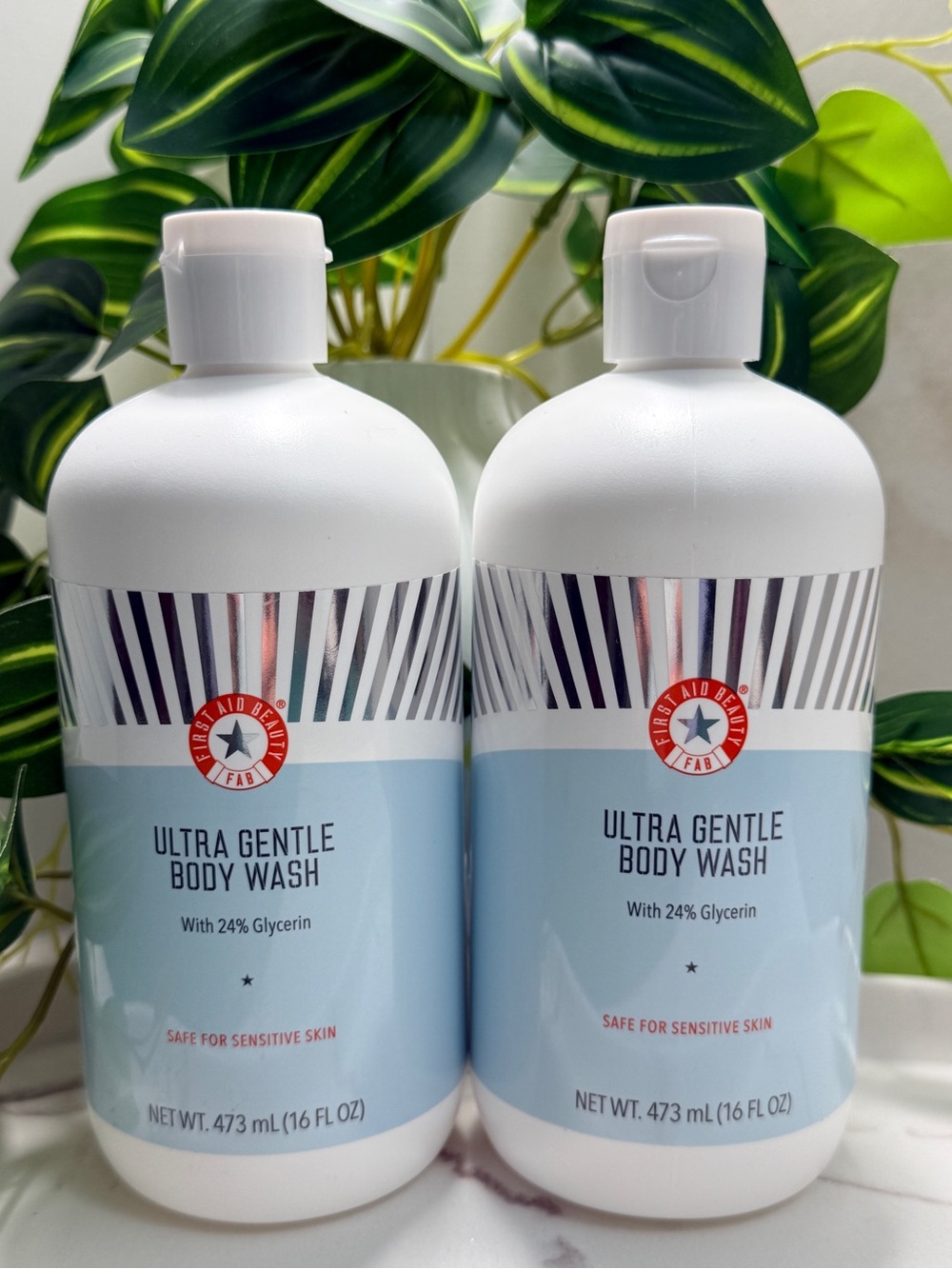 First Aid Beauty Ultra Gentle Body Wash - Light Blue & White